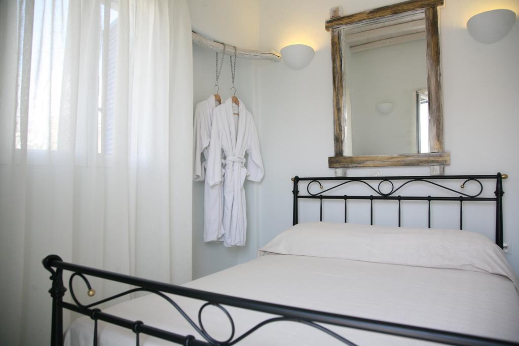 Vincenzo Family Rooms Тинос Екстериор снимка
